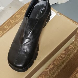 SOFTSPOTS TANNER women shoe